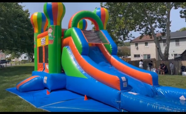 Hot Air Balloon Bounce House/Slide combo (wet or dry) Rental